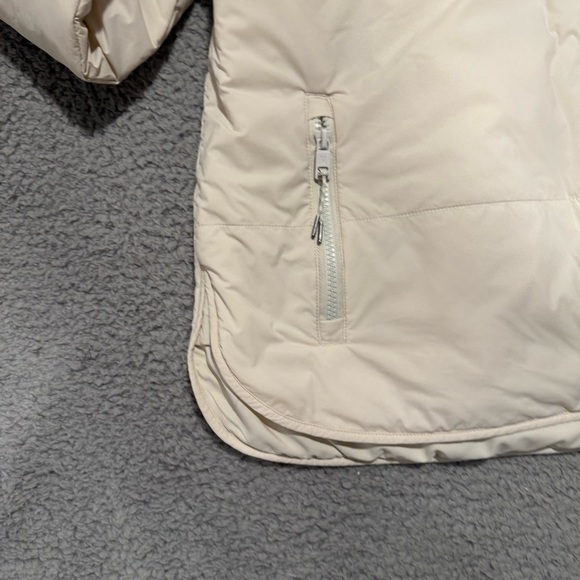 Vuori Canyon Insulated Jacket in Bone XL - Picture 7 of 16